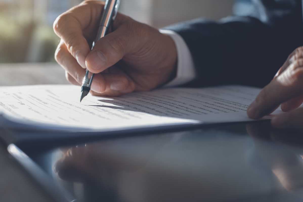 Top Practices for Drafting Ironclad Commercial Contracts